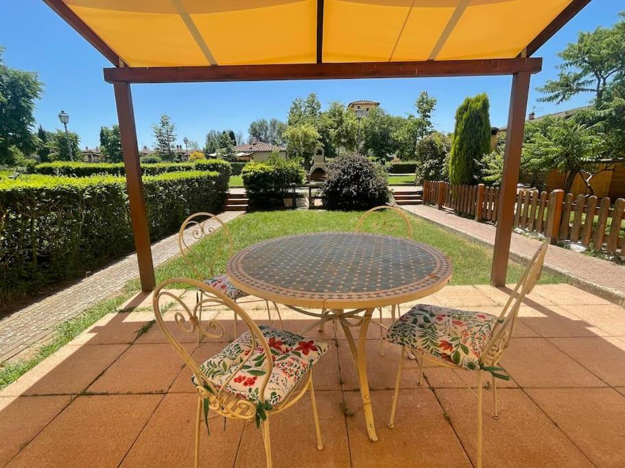 Casa Vacanza Villaggio Poggio Rosso Arezzo Zewnętrze zdjęcie
